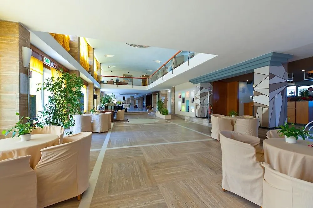 Grand Hotel Continental Tirrenia 4*,