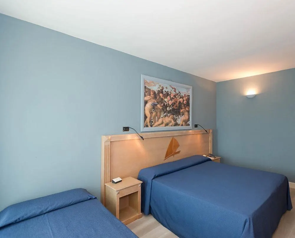 Grand Hotel Continental Tirrenia 4*,