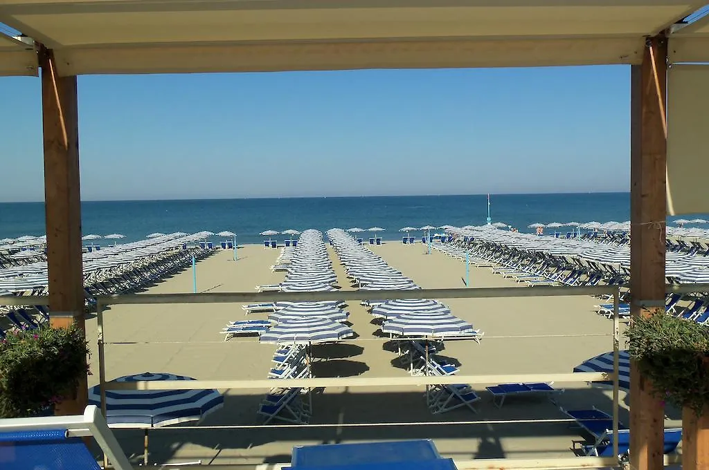 Grand Hotel Continental Tirrenia 4*,  Italy